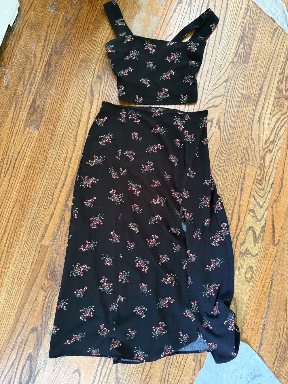 Abercrombie & Fitch Black Floral Crop Top and Skirt Set - Picture 1 of 3